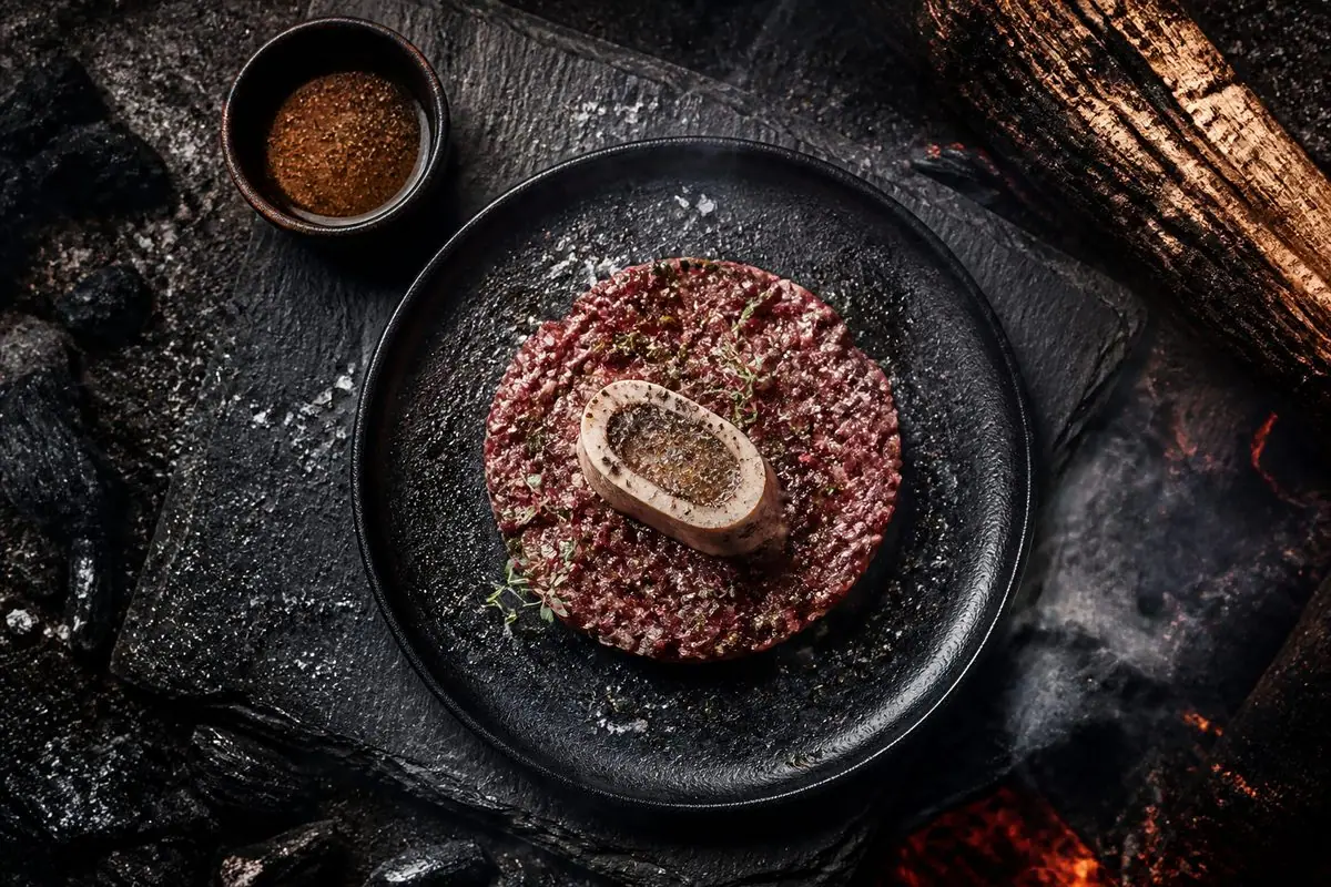 Ricetta Tartare di Manzo con Midollo Affumicato — Grigliare Duro